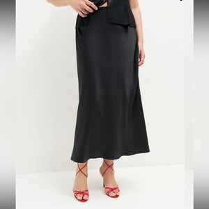NWT Reformation Layla Silk Skirt- 8